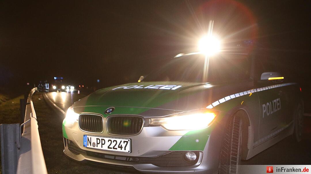 Auto überschlägt sich bei Ellingen