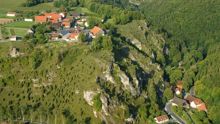 Auch in dem beschaulichen Wallersberg, das über dem Kleinziegenfelder Tal thront, gibt es Probleme bei Bauanfragen.