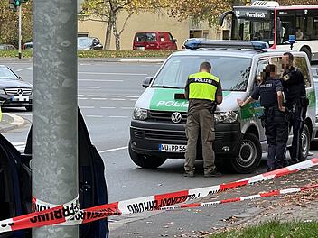 Würzburg: Mann sticht Bruder nieder - Polizei mit dringender Bitte und Update