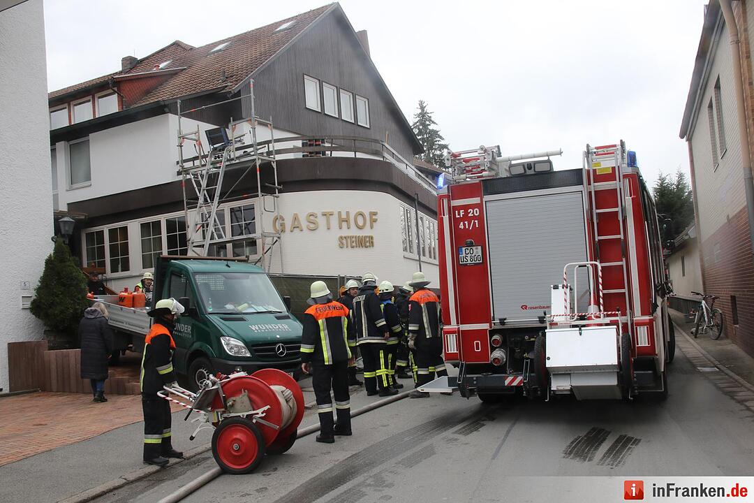 Schwelbrand in Gasthof in Großheirath