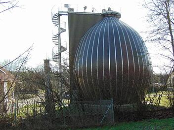 Ein INgenieurbüro prüft, ob der Faulturm der Kläranlage sanierungsbedüftig ist. Foto: Petra Malbrich