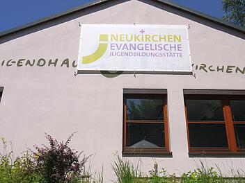 Jugendhaus und Bildungsstätte: In Neukirchen steht einer der zwei Kandidaten für die künftige Jugendbildungsstätte der evangelischen Landeskirche in Bayern. Berthold Köhler