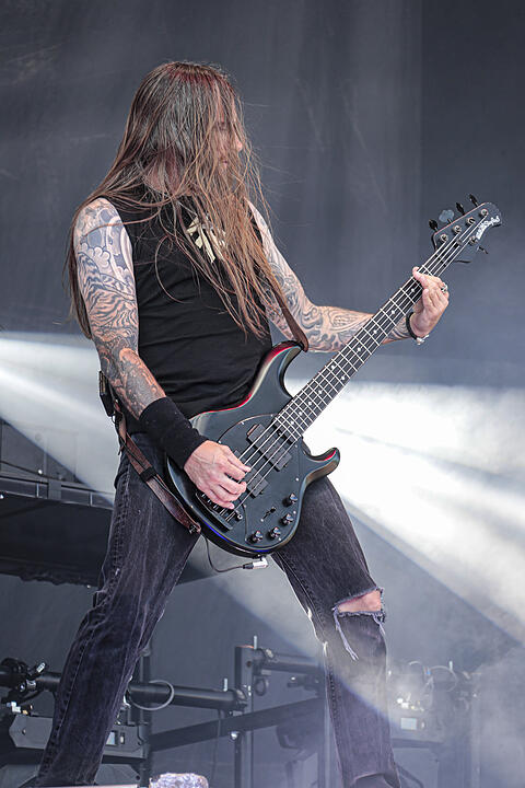 Amon Amarth bei Rock im Park 2019: Ganz viel Metal und Feuer bringt die Fans zum Durchdrehen