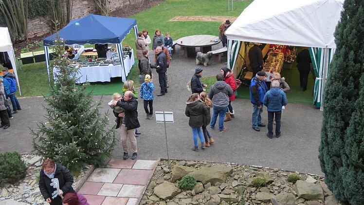 Blick auf den Weihnachtsmarkt in Euerdorf. Foto: Doris Bauer