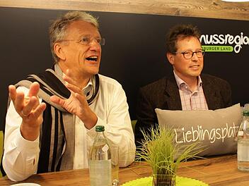 Werner Häfele (links) ist Geschäftsführer der im Sommer 2017 eröffneten Markthalle am Albertsplatz. Rechts ist Regionalmanager Stefan Hinterleitner zu sehen.CT-Archiv