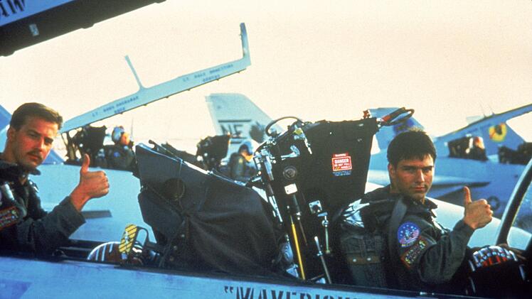 Zwei echte Freunde an Bord ihrer F14 Tomcat: Maverick (Tom Cruise, rechts) und sein Co-Pilot Nick "Goose" Bradshaw (Anthony Edwards).