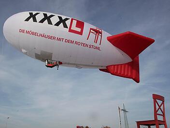 Der Möbelriese XXXLutz will sich in Himmelkron ansiedeln. Von der Ansiedlung des Möbel-Giganten in Himmelkron hat man schon eine Weile nichts mehr gehört. Das macht die Gegner des Projekts misstrauisch.  Foto: Archiv/Barbara Herbst