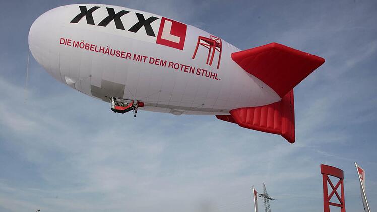 Der Möbelriese XXXLutz will sich in Himmelkron ansiedeln. Von der Ansiedlung des Möbel-Giganten in Himmelkron hat man schon eine Weile nichts mehr gehört. Das macht die Gegner des Projekts misstrauisch.  Foto: Archiv/Barbara Herbst