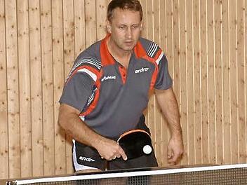 Nicht so gut lief es bei der TS Kronach in der Vorrunde für Michael Gehring, denn er verzeichnete nur drei Einzelsiege. Gegen den TTC Hof verbesserte er mit zwei Erfolgen seine Bilanz auf 5:7. Foto: Hans Franz
