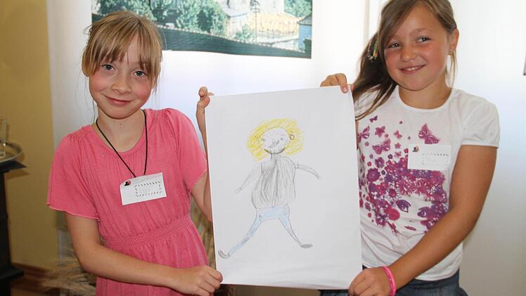 Lisa (links) und Tonya (rechts) haben nach einer Zeugenaussage ein Phantombild des Diebes gezeichnet.