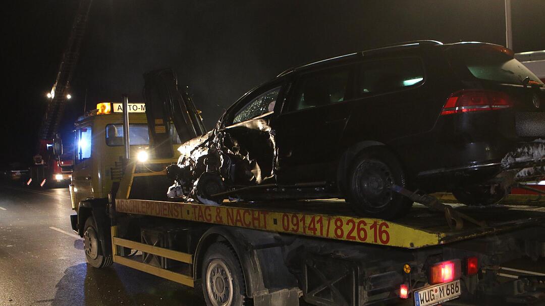 Frontalzusammenstoss auf der B2 fordert zwei verletzte Personen