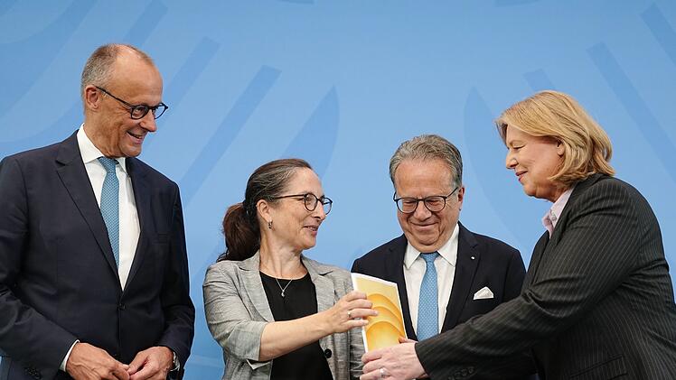 Rentenkommission legt Bericht vor