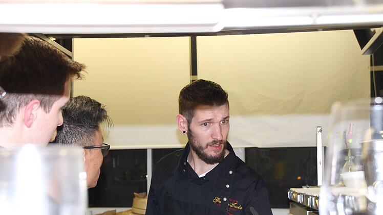 Steffen Szabo beim "Gipfeltreffen der Sterneköche" im Coburger Romantik-Hotel "Goldene Traube"Oliver Schmidt