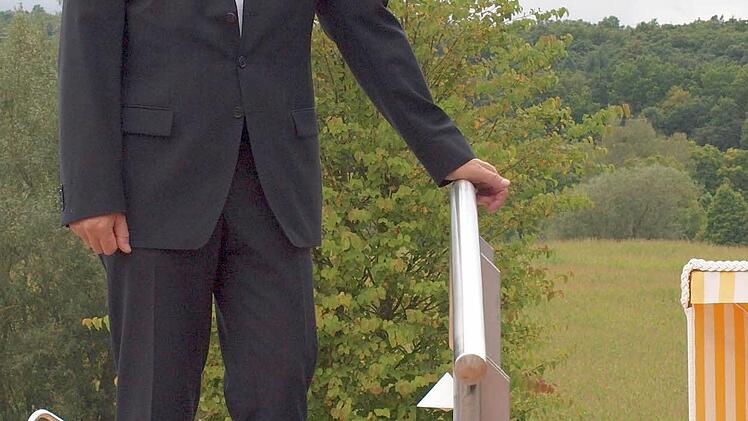 Ist seit gut einem Jahr in Bad Rodach und zufrieden mit dem, wie sich die "Therme Natur" entwickelt hat: Geschäftsleiter Albert Döbele. Foto: Steffi Karl