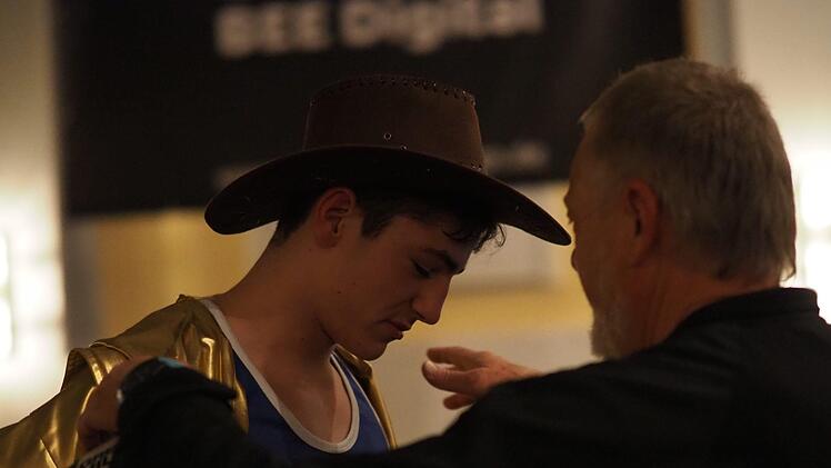 Louis Krassa vom TSV Bad Kissingen bei seinem Einlauf. Foto: J&uuml;rgen Schmitt