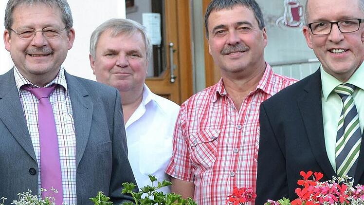 Auch Wolfgang Schubert, Oskar Krause, Dietmar Weggel und Gernot Münch-Vogel (von links) wurden verabschiedet.