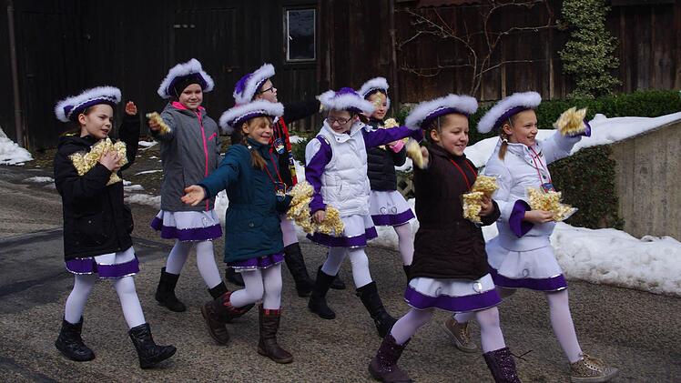 Die kleine Prinzengarde Foto: Heike Schülein