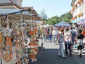 In eine Fußgängerzone und Einkaufsmeile wird sich am Kirchweihsonntag in Mitwitz die von-Würtzburg-Straße verwandeln.  Foto: Herbert Fischer