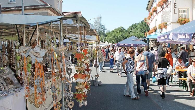 In eine Fußgängerzone und Einkaufsmeile wird sich am Kirchweihsonntag in Mitwitz die von-Würtzburg-Straße verwandeln.  Foto: Herbert Fischer