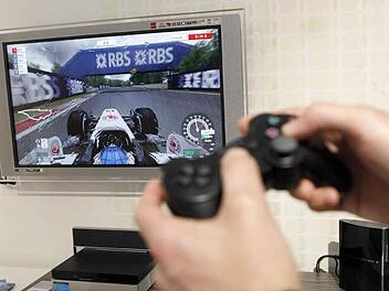 Mit der Streamin-Plattform Stadia möchte Google ins Gaming Geschäft einsteigen. Werden Spielekonsolen bald nicht mehr benötigt? Symbolbild: Sebastian Widmann/dpa
