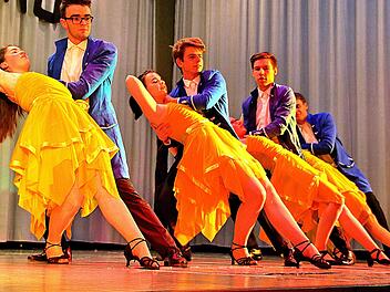 "Die Schöne und das Biest" tanzten Schüler der Tanzschule Pelzer aus Schweinfurt. Foto: Dieter Britz