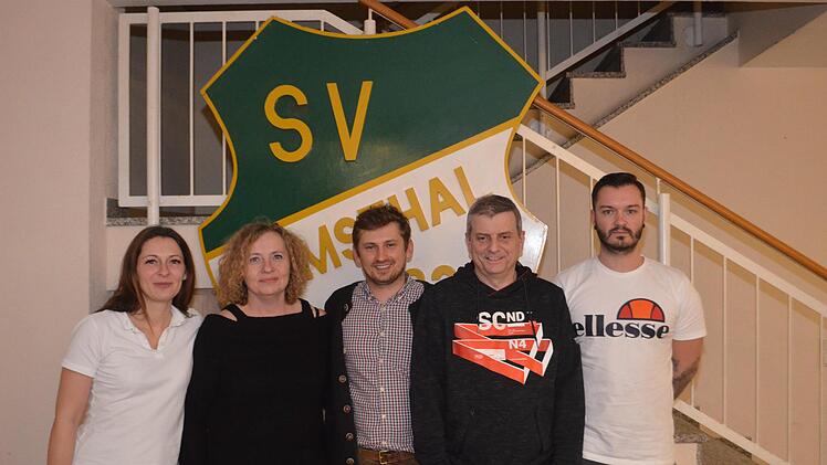 Die neue Vereinsleitung (von links): Schatzmeister Carolin Sittler, Vorsitzende Anja Langbroek, Jan Gawlik und Udo Schaub und Schatzmeister Mirko Kaiser. Nicht im Bild ist Schriftführer Florian Blank.