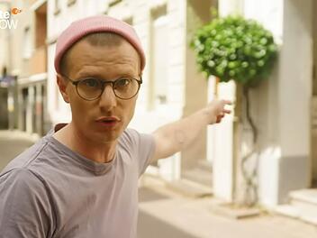 Der Stand-up-Comedian Moritz Neumeier rechnet in einem Video der "heute-show" mit der ungleichen Vermögensverteilung im Land ab.