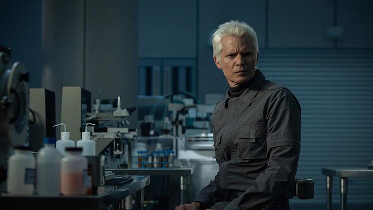 Timothy Olyphant als Kirsh geh&ouml;rt zu den bekannteren Namen im Cast von "Alien: Earth". Der heute 57-j&auml;hrige Schauspieler wurde unter anderem als Sheriff Seth Bullock in der HBO-Serie "Deadwood" bekannt. Auch als Gegenspieler von Bruce Willis in "Stirb Langsam", Teil vier, machte er auf sich aufmerksam.