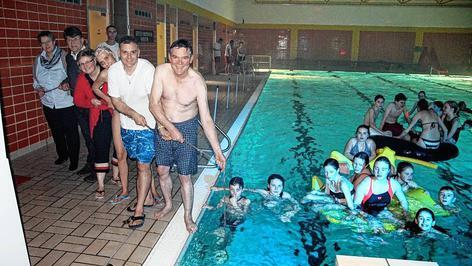 Volkacher Hallenbad: St&ouml;psel raus f&uuml;r neuen Pool