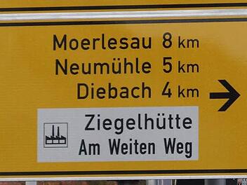 Ein zusätzliches "e" auf einem Hammelburger Verkehrsschild erregte im Internet mehr Aufmerksamkeit als mancher Unfall. Foto: Arkadius Guzy