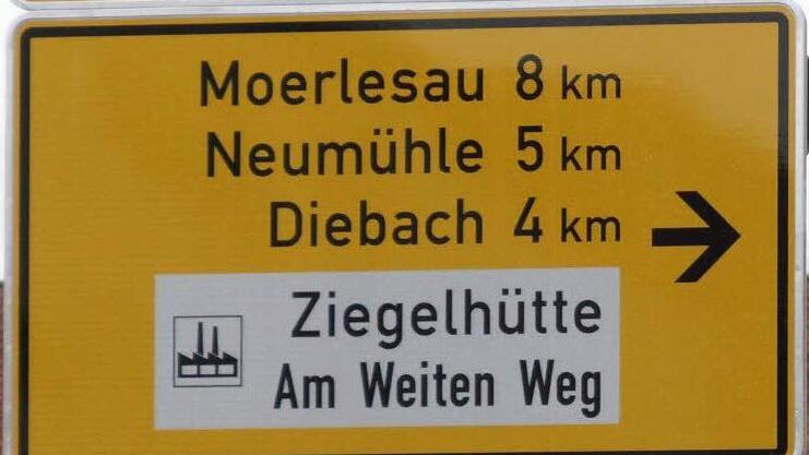 Ein zusätzliches "e" auf einem Hammelburger Verkehrsschild erregte im Internet mehr Aufmerksamkeit als mancher Unfall. Foto: Arkadius Guzy