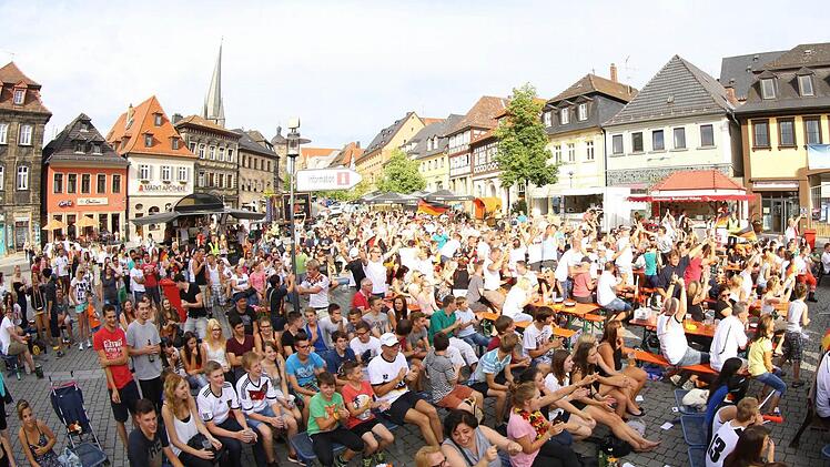 Mit der deutschen Fußballnationalmannschaft jubeln - wie hier beim WM-Viertelfinale 2014 - soll auch bei der bevorstehenden EM wieder möglich sein. Archivbild: Tim Birkner