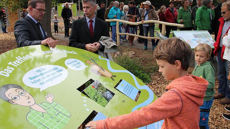 Auf der "Biber-Baustelle" können Kinder und Erwachsene spielerisch Wissenswertes über die Tiere erfahren.