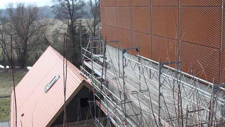 In dem kleinen Häuschen links soll die Brauerei untergebracht werden.