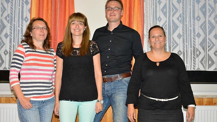 Der Vorstand des Faschingsclubs Großenbrach (von links): Schriftführerin Kerstin Back, Kassiererin Katrin Kirchner, Vorsitzender Christoph Aberer und seine Stellvertreterin Anja Buschbacher. Foto: Björn Hein