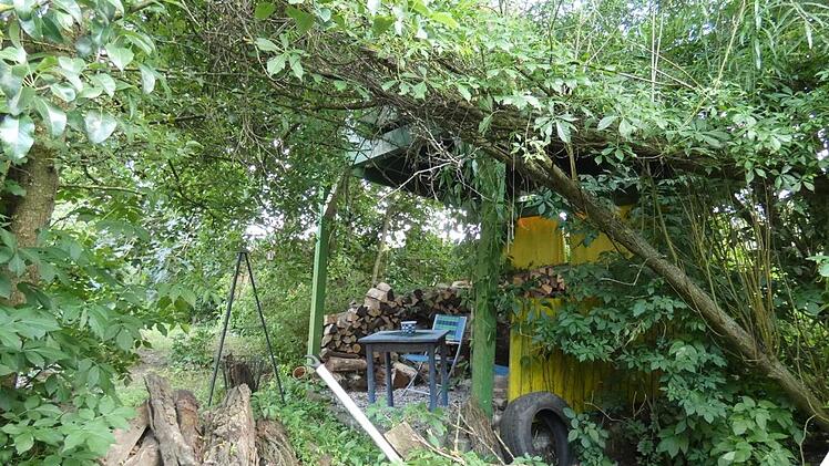 Im Waldgarten l&auml;sst es sich gut aushalten. Hier herrschen im Sommer bis zu sieben Grad niedrigere Temperaturen.