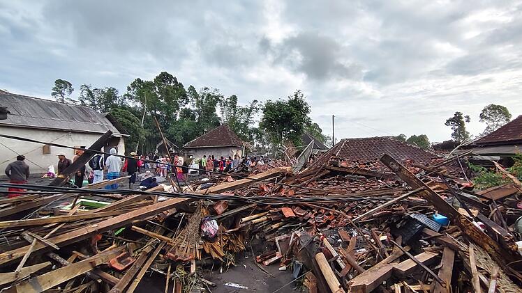 Vulkan Semeru in Indonesien ausgebrochen