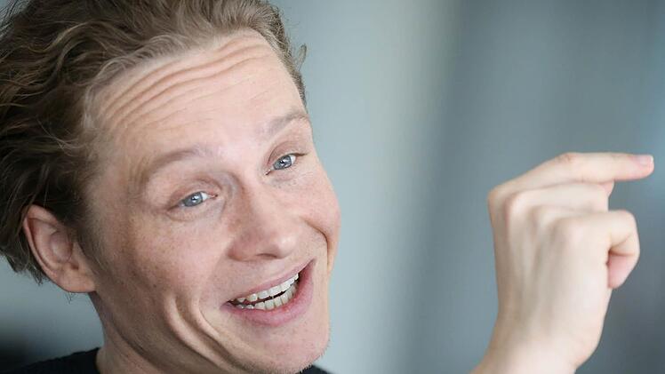 Schauspieler Matthias Schweighöfer - hier auf einem Foto aus dem Jahr 2015 - wird in dem Filmprojekt "Resistance" mitspielen. Foto: Kay Nietfeld, dpa/Archiv