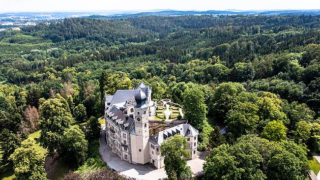 Luftaufnahme, Schloss Callenberg, Jagd- und Sommerschloss der Herz&ouml;ge von Sachsen-Coburg und Gotha, Coburg, Oberfranken, Bayern, Deutschland