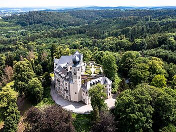 Luftaufnahme, Schloss Callenberg, Jagd- und Sommerschloss der Herzöge von Sachsen-Coburg und Gotha, Coburg, Oberfranken, Bayern, Deutschland
