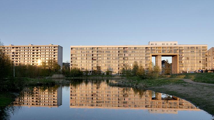 Ein sanierter Wohnblock in Gellerup, einem Stadtviertel im Westen von Aarhus, wo besonders viele Migrantinnen und Migranten wohnen. Dänemark will den Migrantenanteil senken.