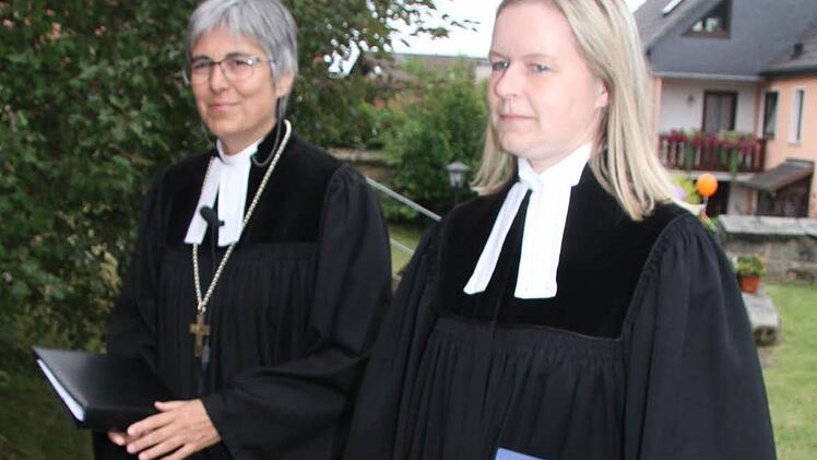 Pfarrerin Sabine Winkler freute sich, dass Regionalbischöfin Dorothea Greiner die Festpredigt hielt.