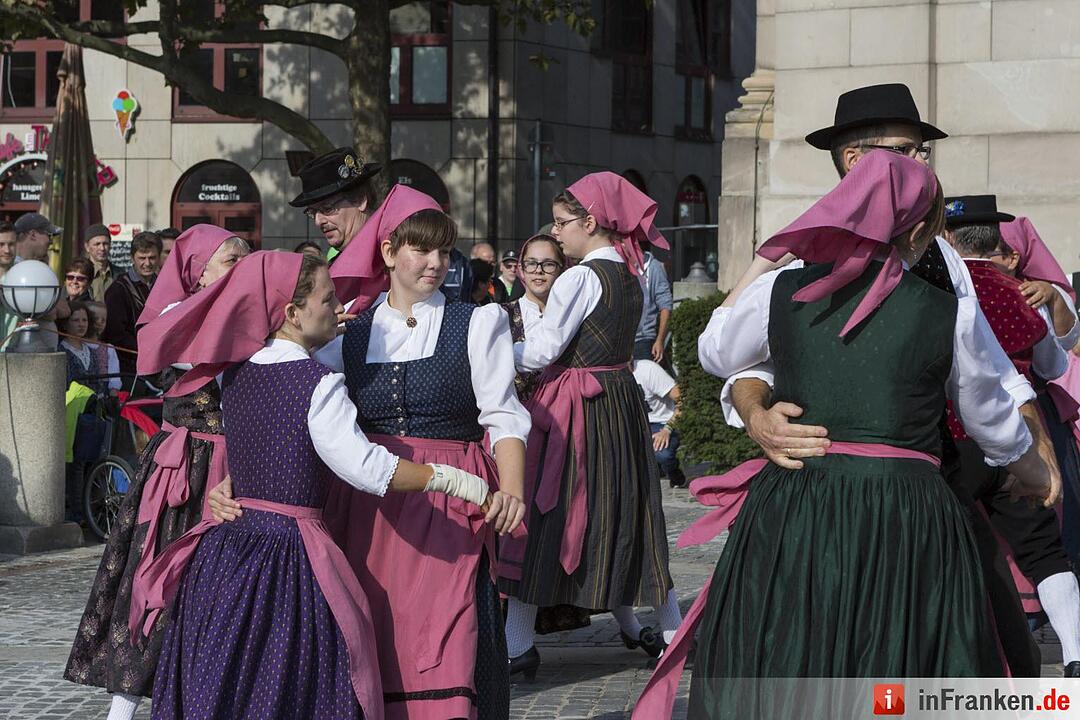 Fürther Michaeliskirchweih eröffnet