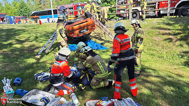 Unfall mit Schwerverletzten in Bamberg simuliert - drastisches Szenario