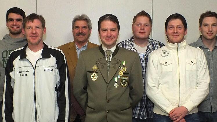 Das Führungsteam im Schützenverein "Eichelkranz" Premich: Thomas Müller, Steffen Schmidt, Robert Zehe, Alexander Wehner, Marcel Priem, Hubertus Gleisner und Manuel Schmidt Foto: Björn Hein