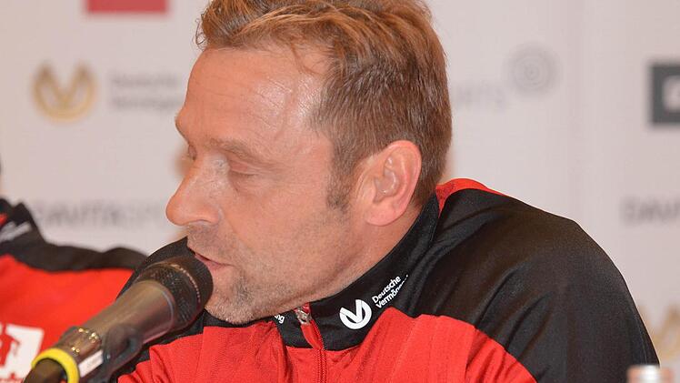 Lust auf Verantwortung: Thomas Häßler bei der Pressekonferenz zum Auftakt des Projektes "(wieder)entdeckt". Foto: Jürgen Schmitt