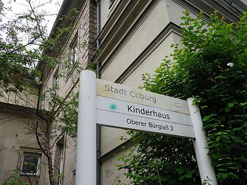 Aller Wahrscheinlichkeit nach werden die Gebühren in den städtischen Kindertagesstätten (hier das Kinderhaus ObererBürglaß) ab 1. September steigen. Beschlossen ist das jedoch noch nicht. Foto: Jochen Berger