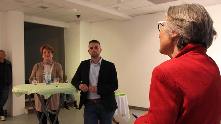 Adelheid Zimmermann (FDP) moderierte den Abend. Foto: Ulrike Müller