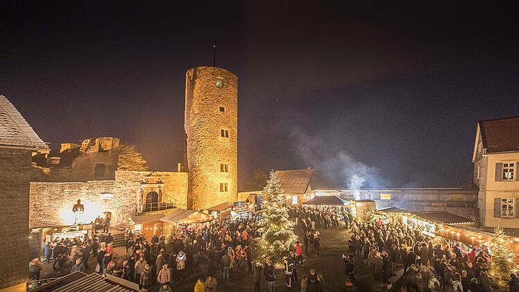 Der  historische Erlebnisweihnachtsmarkt auf Burg Schwarzenfels &ouml;ffnet am 1. Adventswochenende endlich wieder seine Pforten.  Foto: Claus Tews/Spessart Tourismus und Marketing GmbH