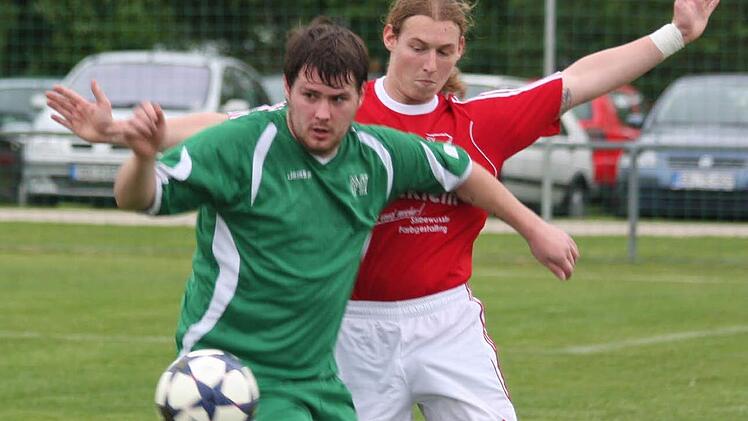 Entlassen nach einem halben Jahr: Steffen Fahner (l.) ist kein Trainer der DJK Pautzfeld mehr. Foto: anpfiff.info